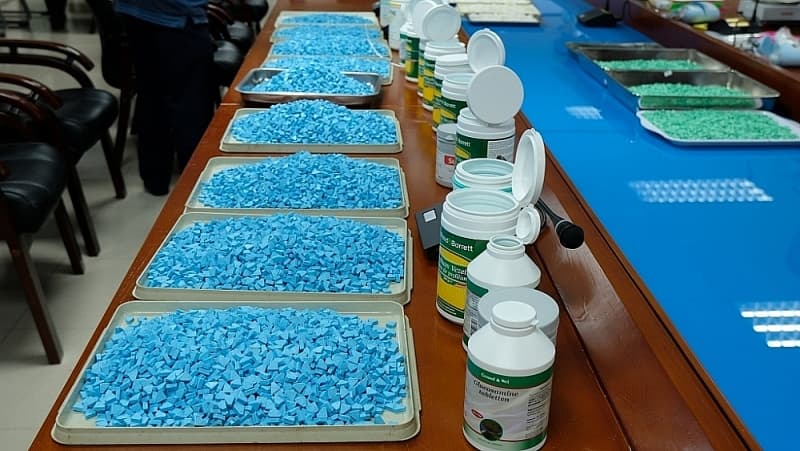 Hanoi Customs seize huge amounts of contraband