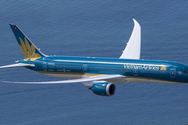 Viet Nam Airlines resumes regular flights to four European nations next week