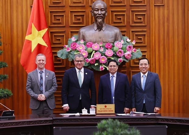 COP26 President Visits Vietnam to Promote Cooperation in Climate Change