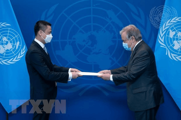 New Head of Viet Nam’s permanent delegation to UN presents credentials to UN Secretary-General