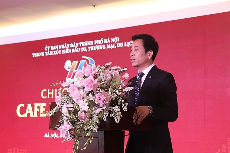 Hanoi holds dialogue with business community