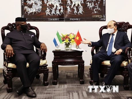 President of Sierra Leone begins official visit to Viet Nam