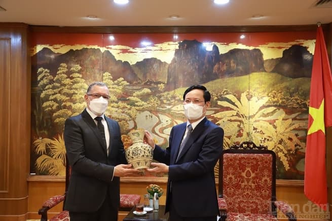 Vietnam, Colombia Seek to Strengthen Business Cooperation