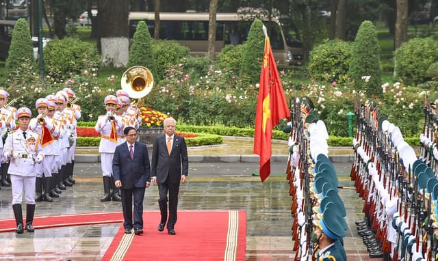 Prime Minister hosts welcome ceremony for Malaysian counterpart