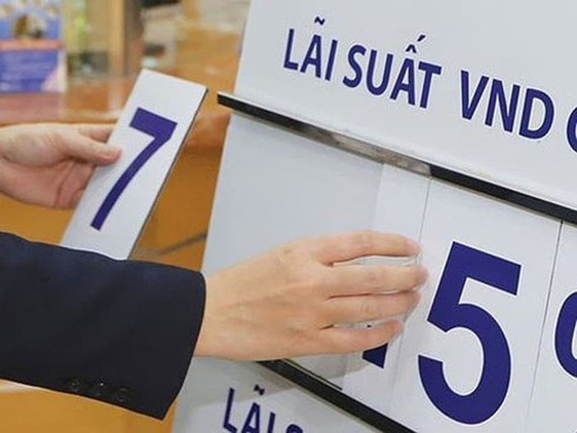 Banks in dilemma to reduce interest rates