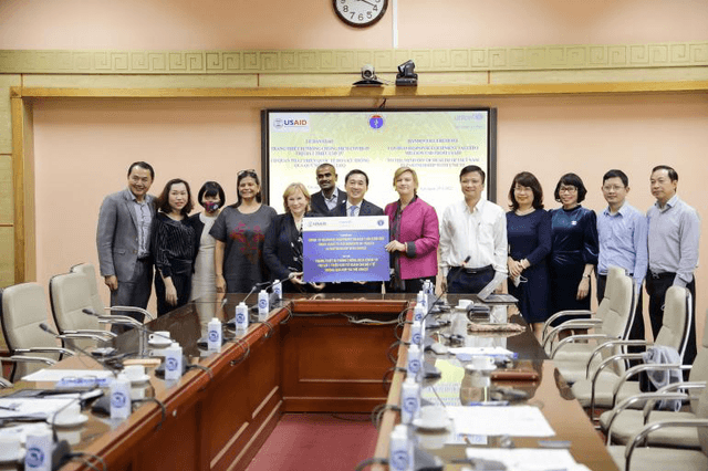 USAID, UNICEF provide US$1 million in life-saving COVID-19 supplies to Viet Nam