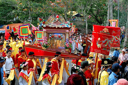 Ba Chua Xu Temple Festival seeks UNESCO heritage title