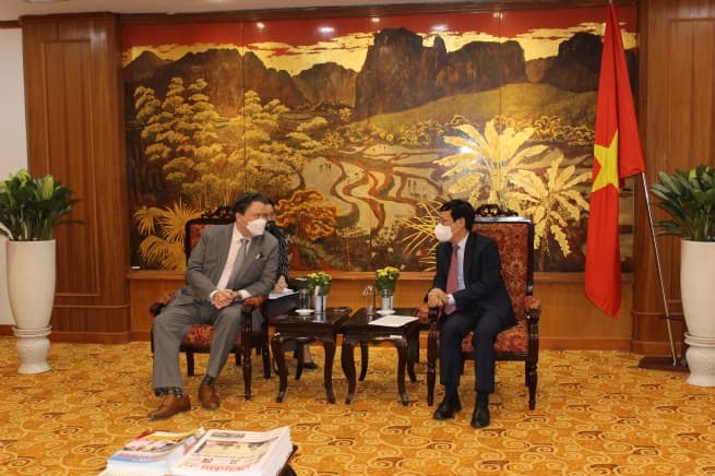 VCCI, U.S. Embassy Look to Bolster Business Cooperation