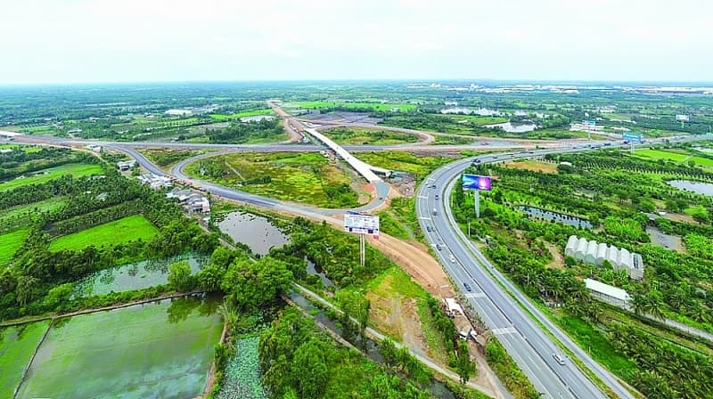 Developing logistics in the Mekong Delta helps to improve export capacity