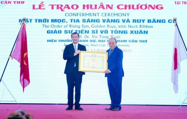Scientist honoured for contributions to Viet Nam-Japan agricultural cooperation