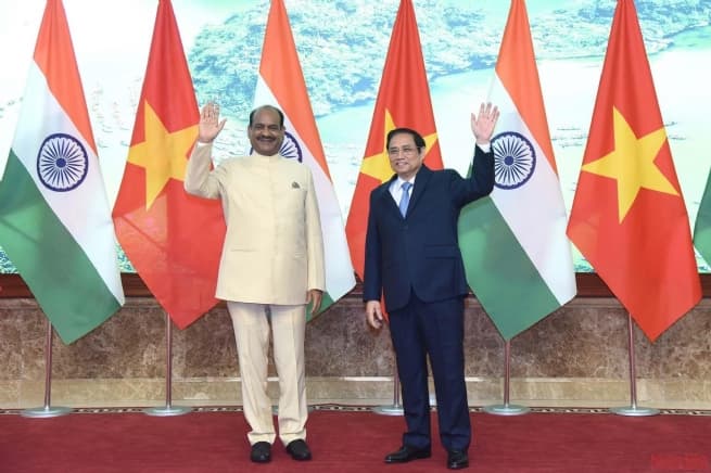 Prime Minister Asks India to Further Promote Bilateral Trade