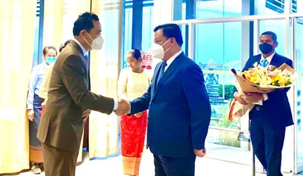 Hanoi officials pay working visit to Cambodia