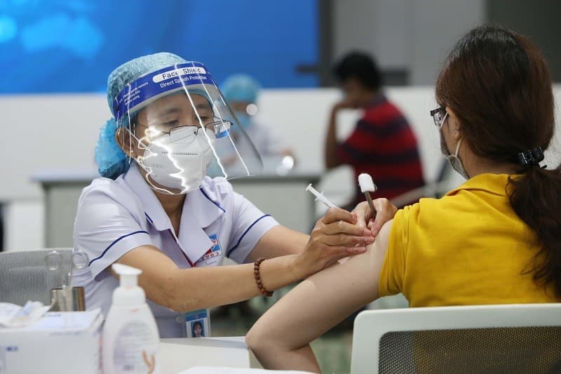 Minister urges faster progress of third dose vaccination