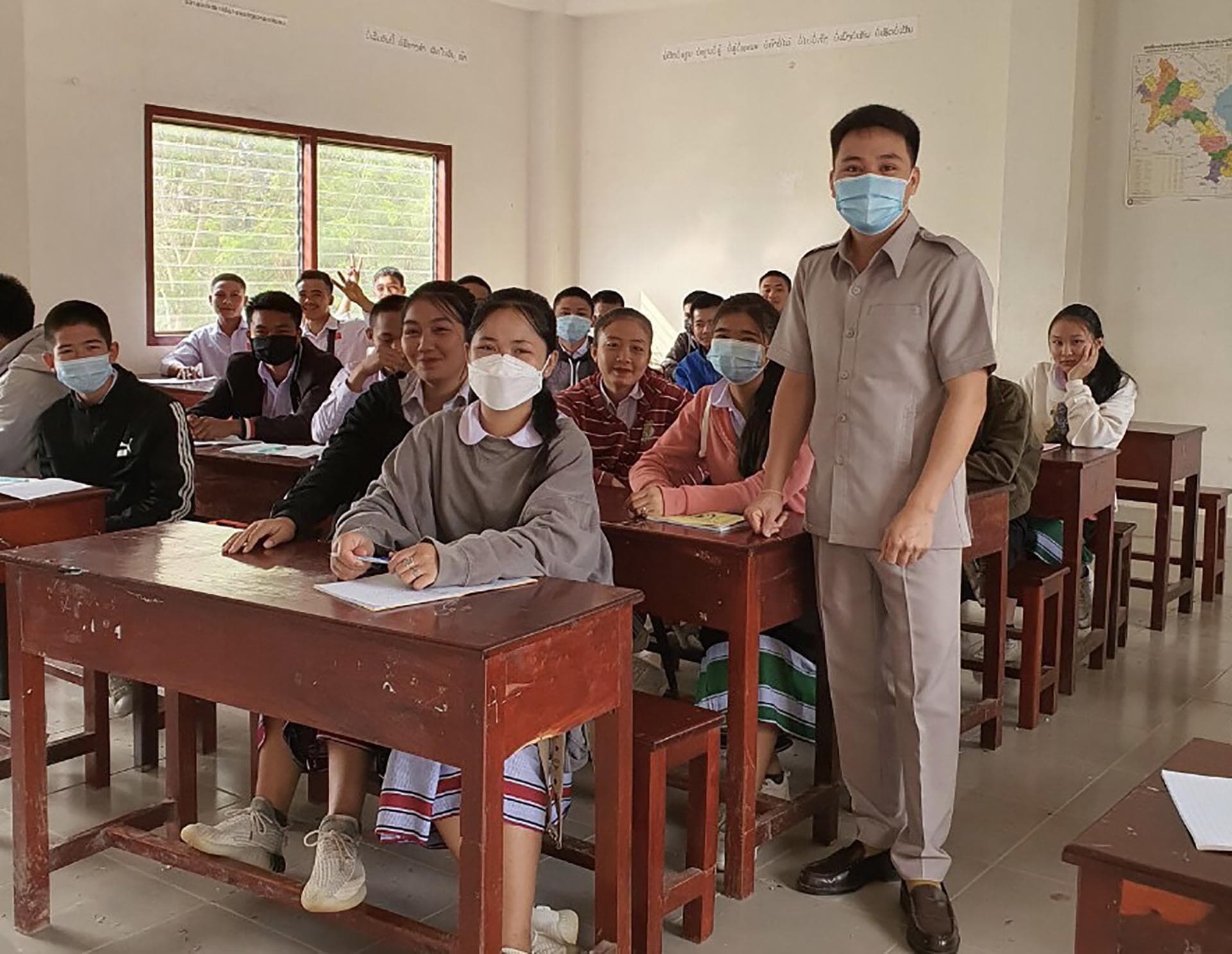 Vietnamese teacher devotes to teaching Lao students in Lao mountainous area