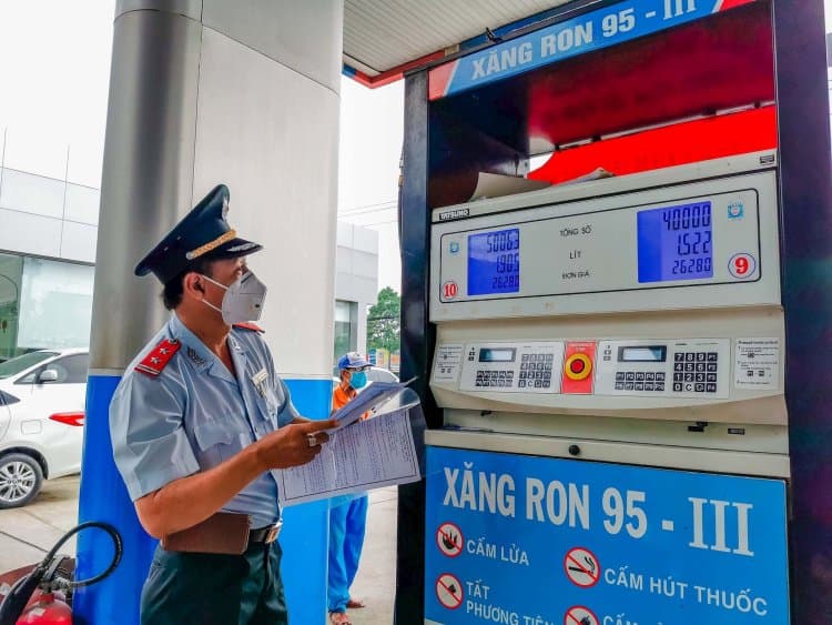 Total Force against Gasoline, Medical Supplies Smuggling HCM City: 166 Export Processors Meet Customs Requirements