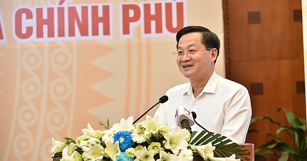 Deputy Prime Minister Le Minh Khai is the Chairman of the National Financial and Monetary Policy Advisory Council
