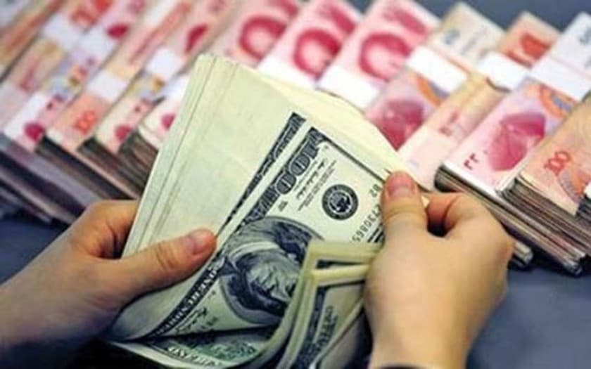 Global challenges to dominant world currency