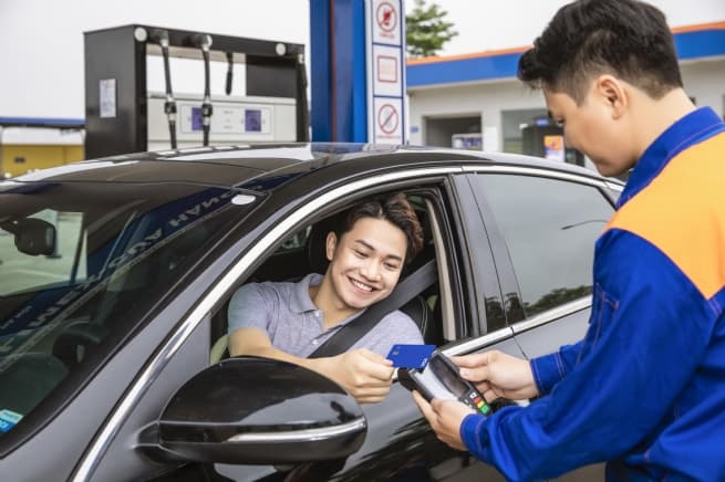 Petrolimex rolls out Visa contactless payments at petrol stations across Vietnam
