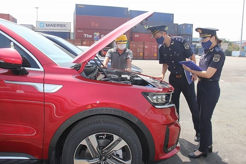 Tax payable increases by more than VND1,400 billion after re-valuation of cars as gifts