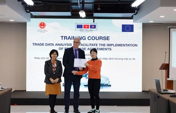 Joint efforts made to evaluate EVFTA implementation