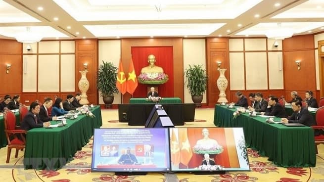 Vietnam prioritizes developing ties with Mozambique: Party chief