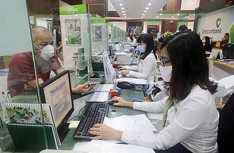 VN-Index reverses course, slightly gains in late trade
