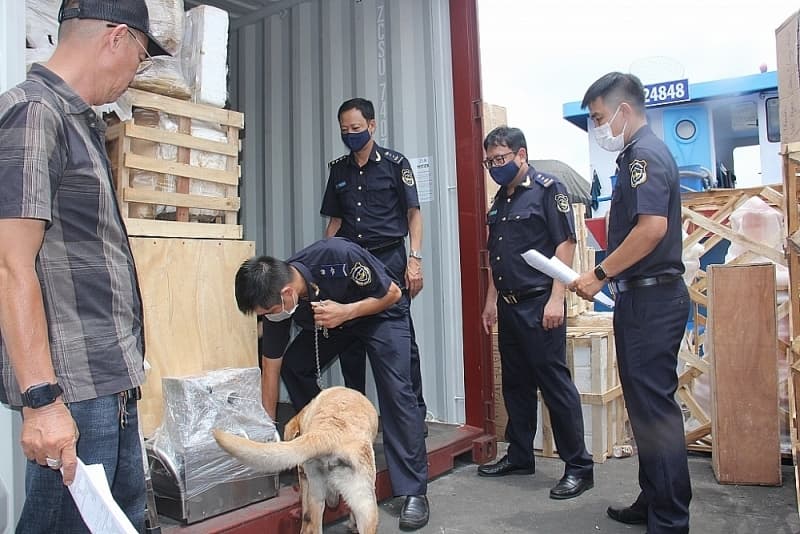 Ho Chi Minh City Customs: Strictly controlling the smuggling of drugs at border gate