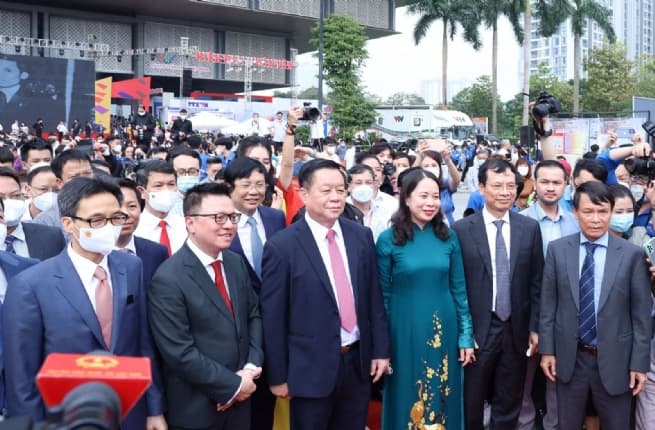 Vietnamese Journalism Bracing for Strong Transformation