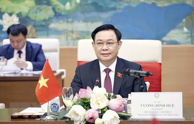 National Assembly Chairman Vuong Dinh Hue starts official visit to Hungary