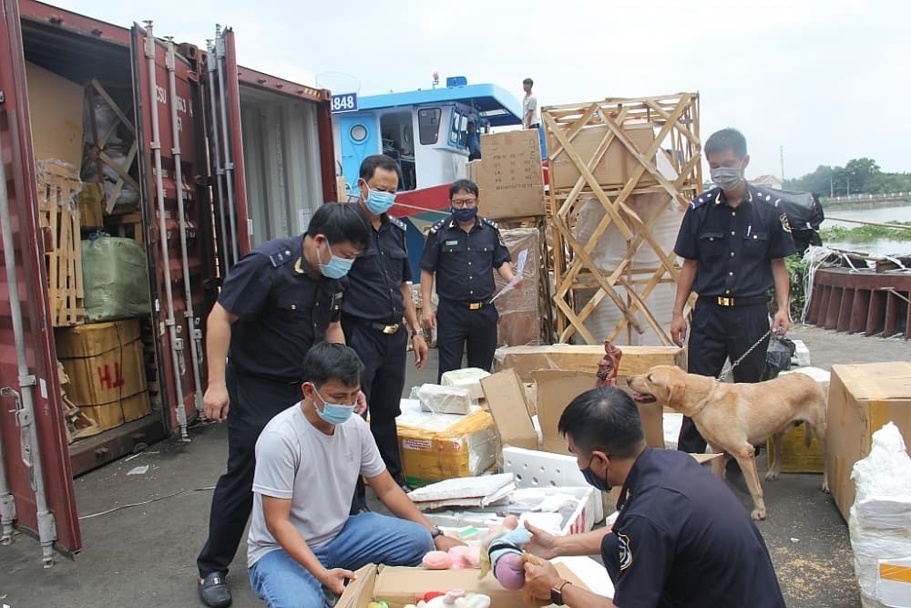 Smuggling and fake goods increase in HCM city