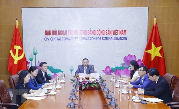 Vietnamese, Chinese communist party officials hold online talks