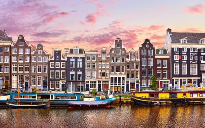 Enjoy Emirates’ Special Fares to Europe and the US from Hanoi and Ho Chi Minh City This July