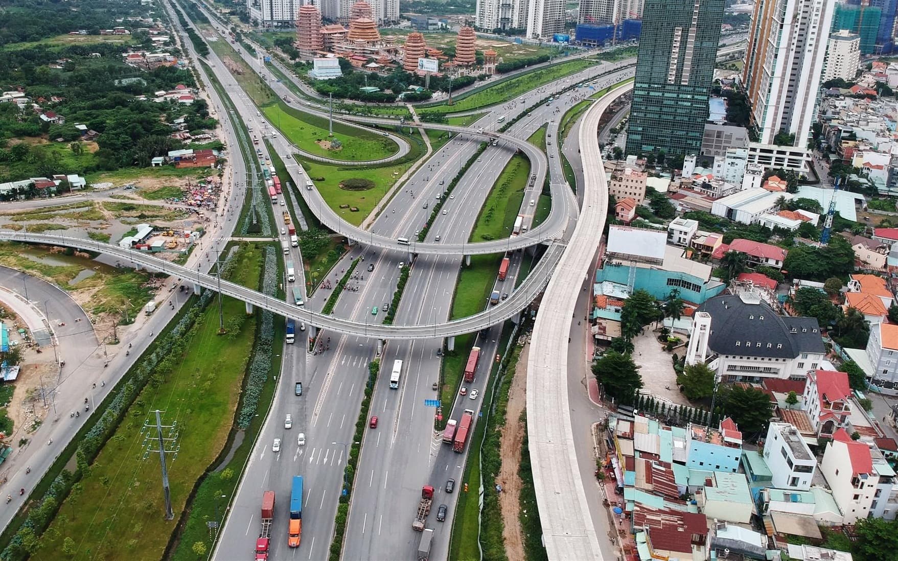 Public investment projects a burden for contractors