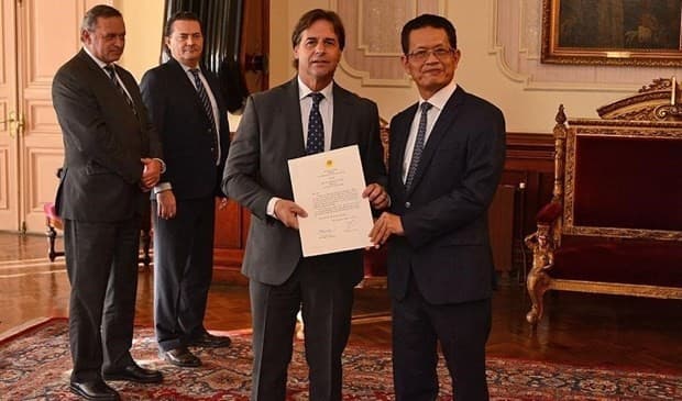Uruguay eyes to beef up relations with Vietnam