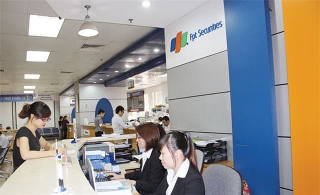 Shares post gains on the back of securities stocks