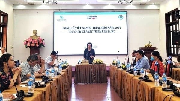 CIEM Provides Two Scenarios for Vietnam’s Economic Growth This Year