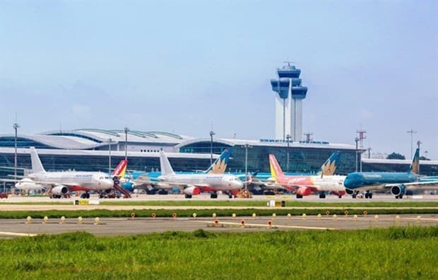 Efforts needed to reduce flight delays, cancellations