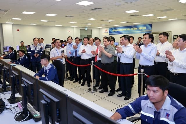 Viet Nam Puts US$2 Billion Power Plant into Operation