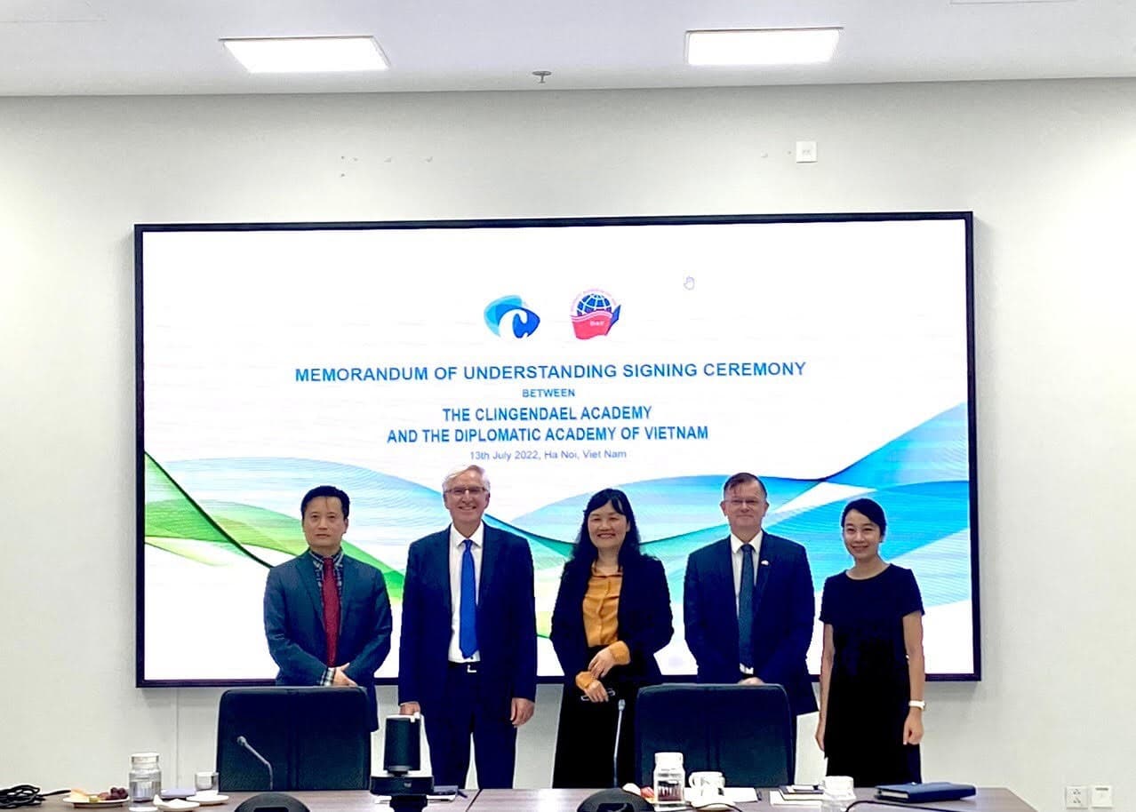 Signing Ceremony of Memorandum of Understanding on cooperation between Diplomatic Academy of Vietnam and Clingendael Academy