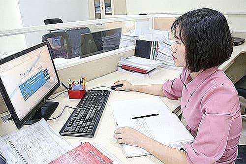 Important roles of personal income tax policy