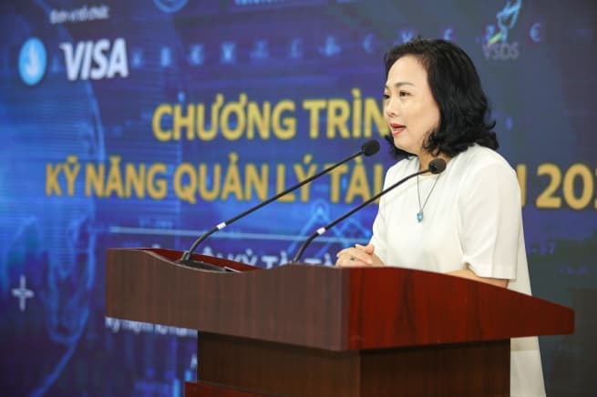 Central Committee of Vietnam Students’ Association and Visa celebrate 10th financial literacy program