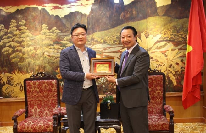 VCCI Vice President Receives Delegation of LXI