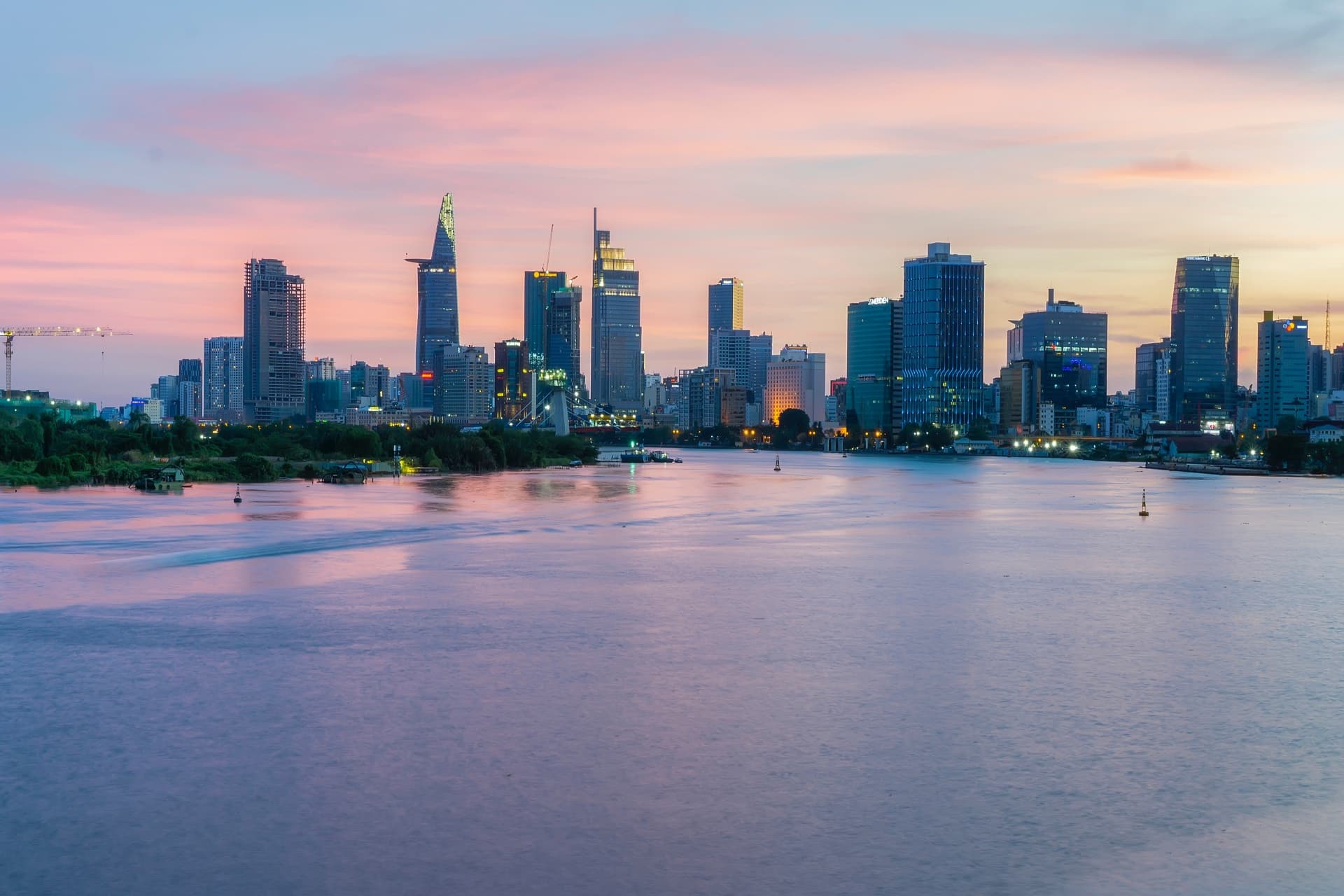 Standard Chartered expects Vietnam’s recovery to stay strong in August