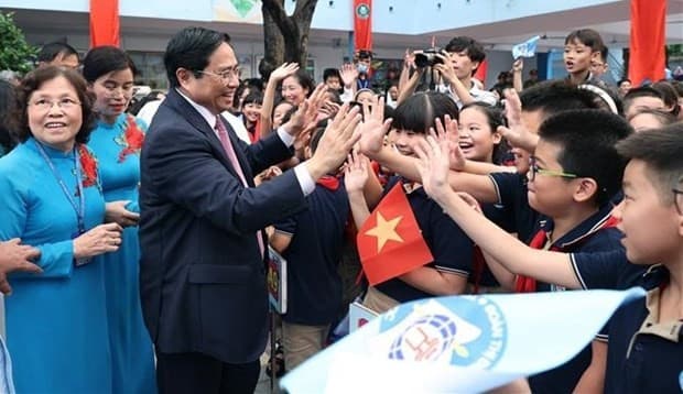 Prime Minister attends new school year ceremony at primary school in Hanoi