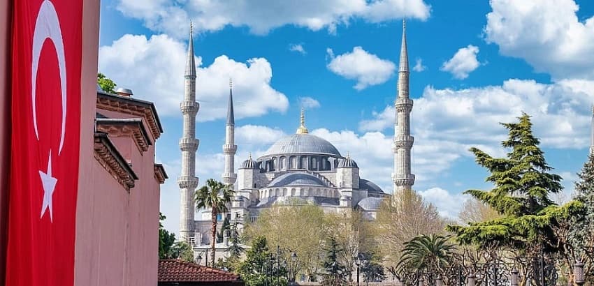 Turkey's inflation stays at 80% in boost to Erdogan
