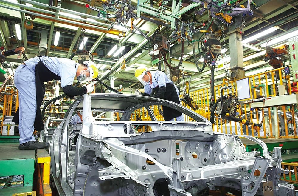 Domestic carmakers jostling with competition from imported brands