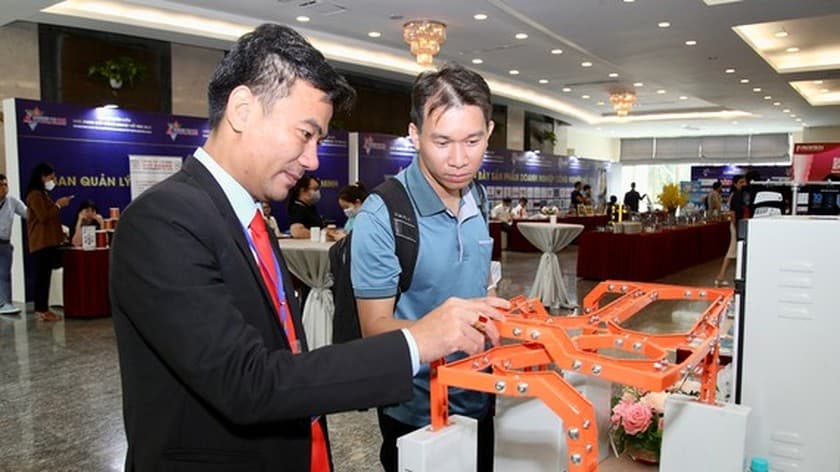 Supporting industry firms should grasp opportunity to join global supply chain