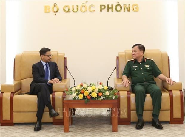 Deputy Defence Minister receives out-going Indian ambassador