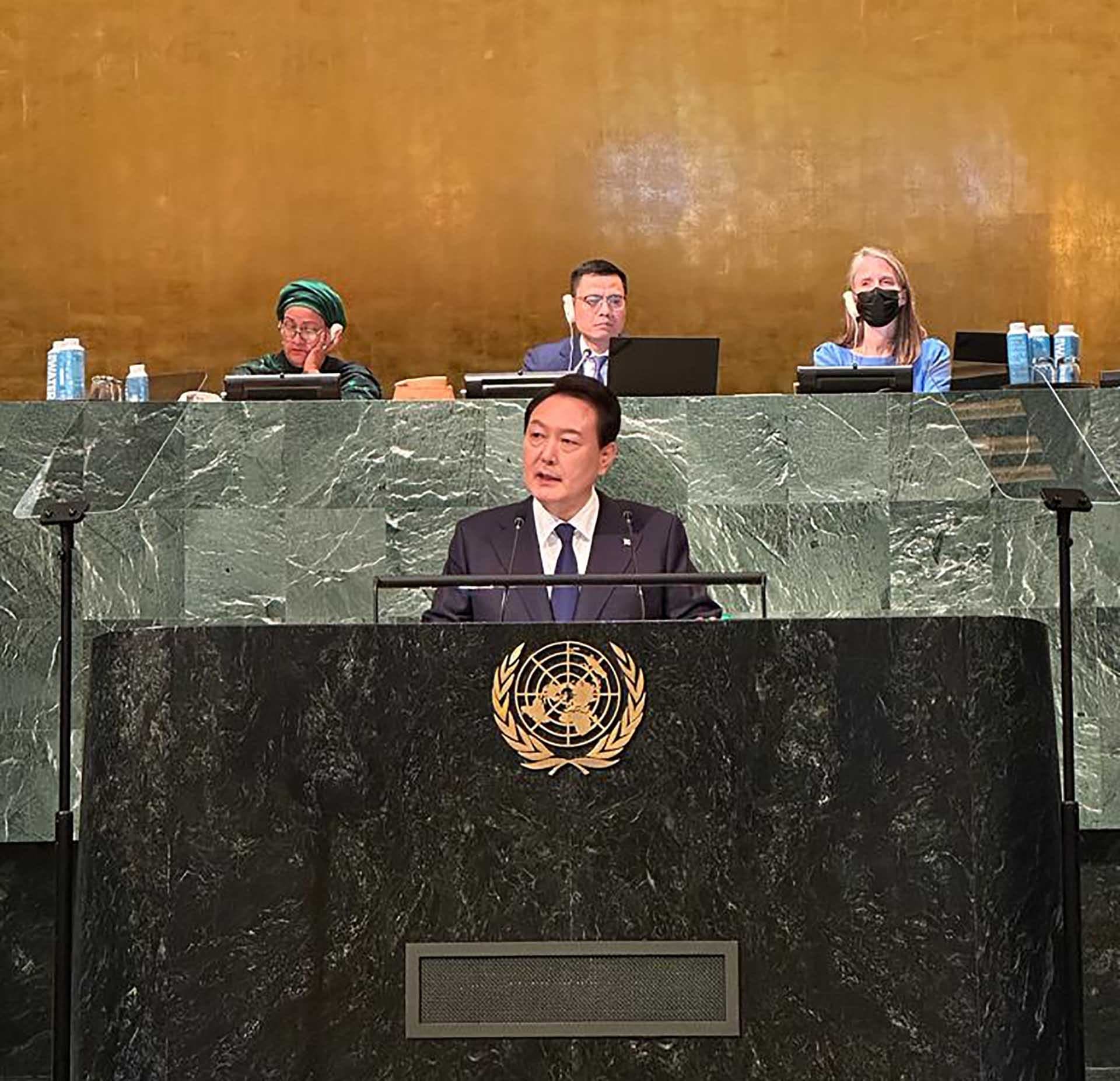 Vietnam Ambassador jointly chairs UNGA 77 opening in New York