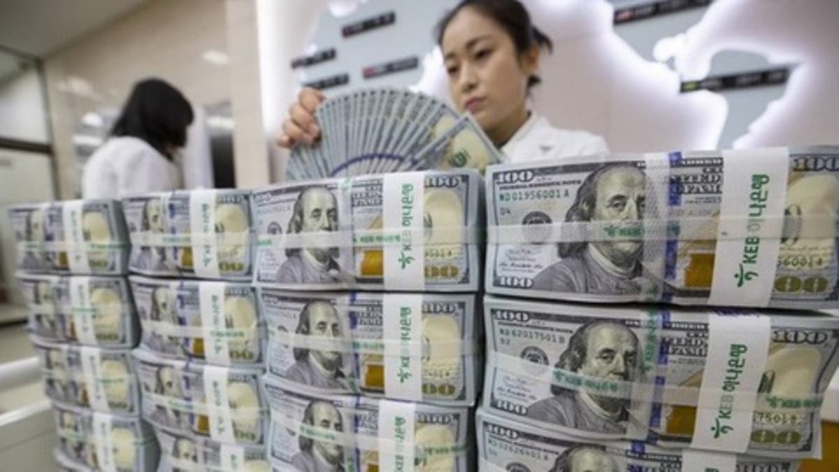 Global liquidity and impacts on inflation